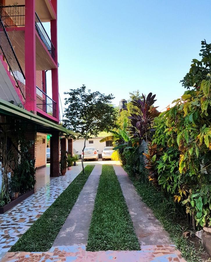 Apart Hotel Las Guayabas Puerto Iguazu Bagian luar foto